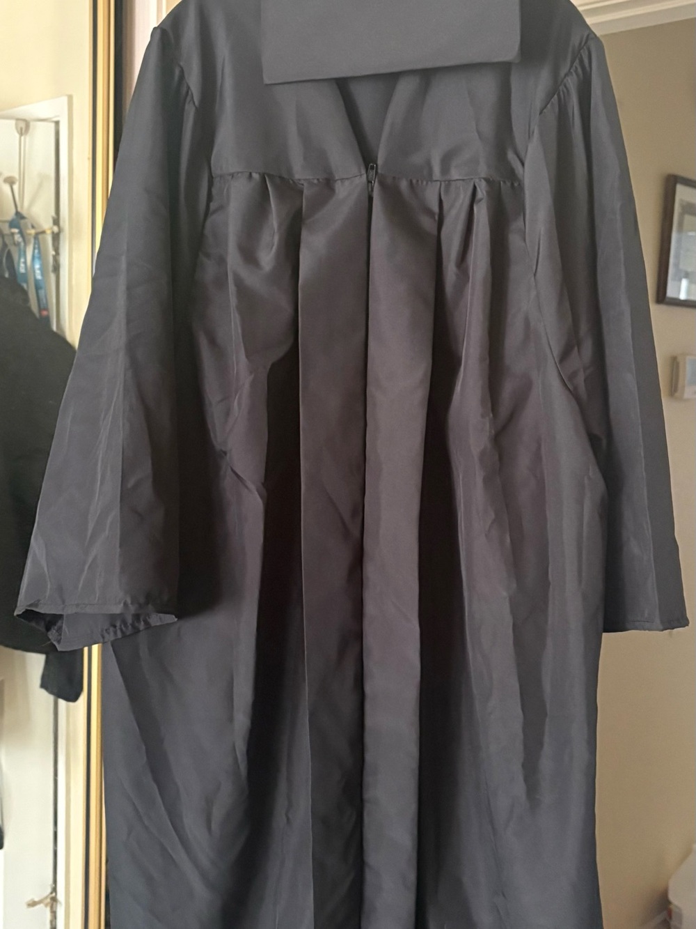 Black Unisex Graduation Gown size 5’0”-5’3”